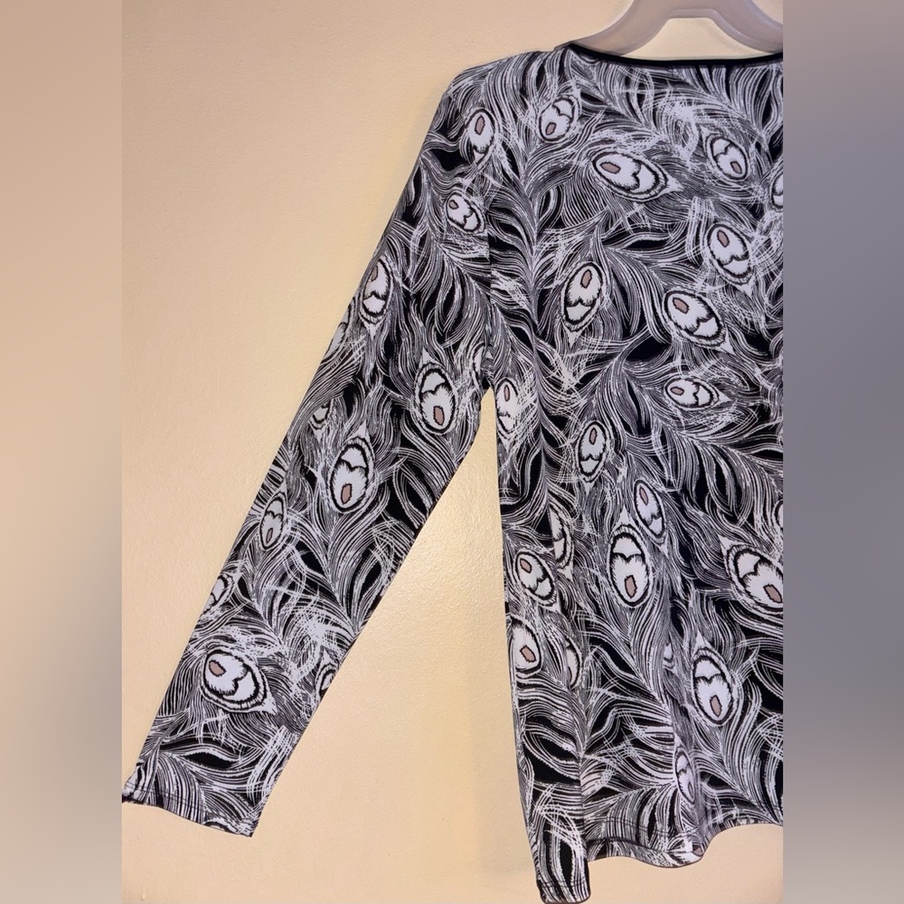 Liz Claiborne Long Sleeve Feather Print Blouse Top Black White NWT Size XL - Picture 3 of 7